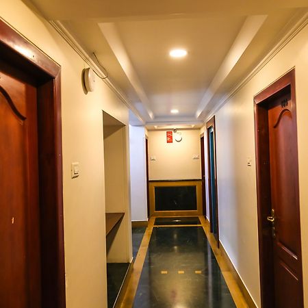 Hotel Lotus Пуна Экстерьер фото
