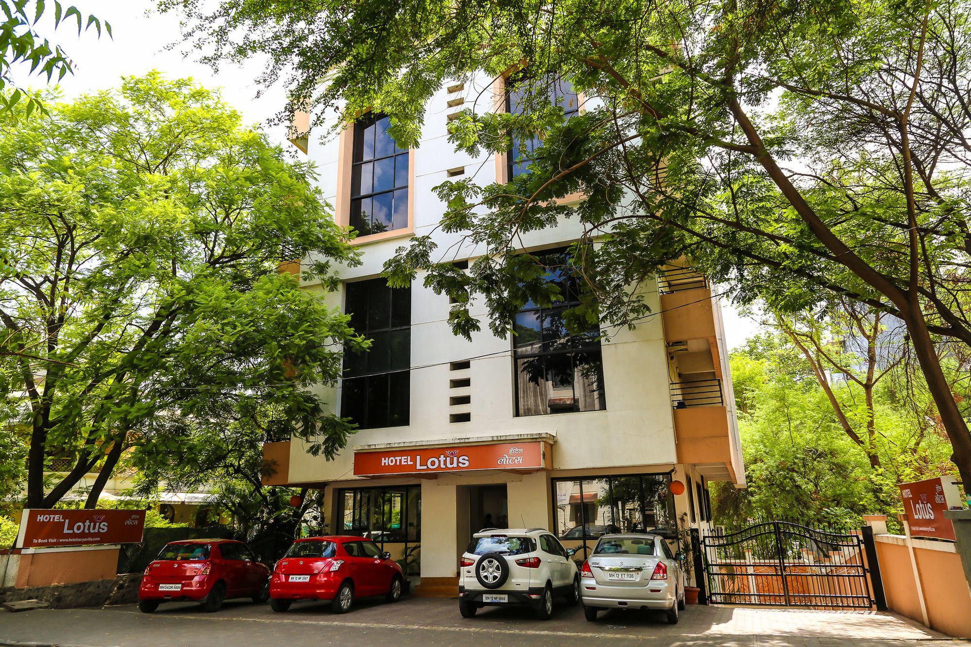 Hotel Lotus Пуна Экстерьер фото